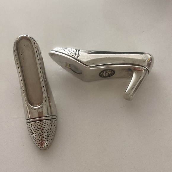 Goodinger silver plate “high heel shoe” salt & pepper shakers.  Collectible. - Picture 3 of 4